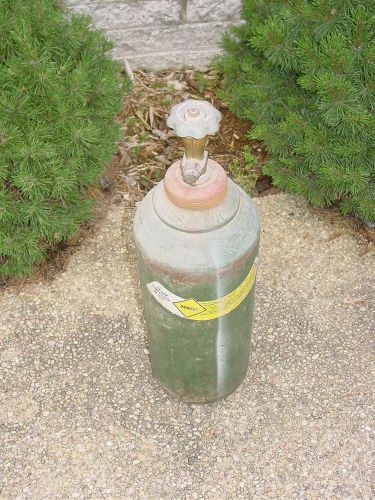 SMALL OXYGEN TANK   USED