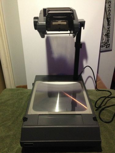3M Portable Transparency Overhead Projector Model 2000 Suitcase Style WORKS