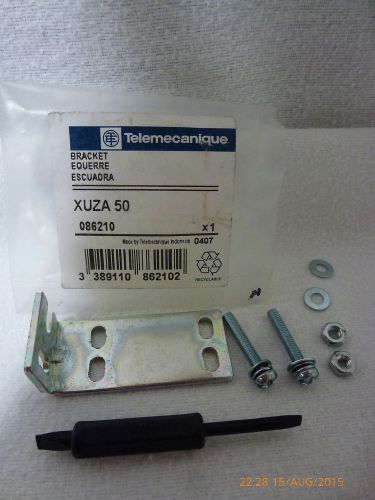 Telemecanique xuza-50 bracket 086210 for xum9apanm8 sensor - qty 8 - loose new for sale