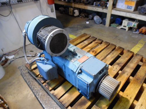 RELIANCE 30HP DC MOTOR W/DC TACHOMETER GENERATOR AND 3/4HP AC FAN MOTOR USED