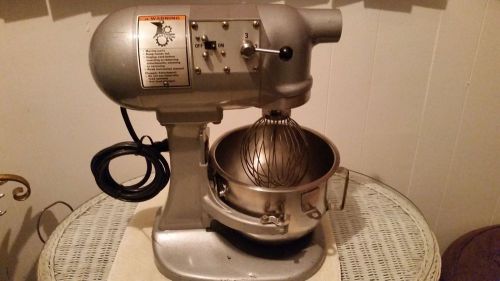 HOBART N50 5 QUART COMMERCIAL MIXER WITH BOWL AND WHIP NICE !!!!!!!!!!!