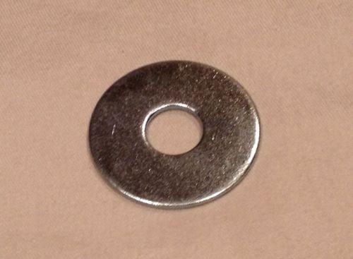 Metal flat washers. lot of 100 steel/zinc. 1.25&#034; outside diameter. new for sale