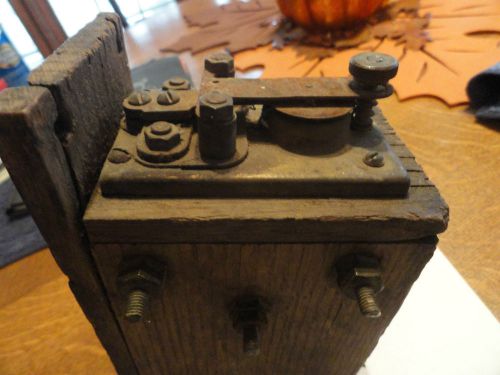 UNUSUAL Old Wooden Wall/Platform Mounted Hit &amp; Miss Engine Coil