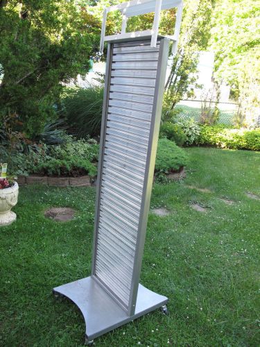 Aluminum slat wall retail display store fixture on wheels for sale