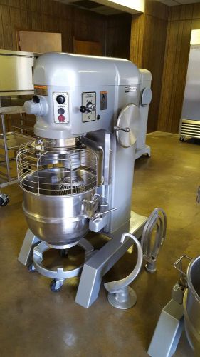 Hobart H-600T Mixer with bowl guard.  2-HP Excellent condition 1 year guarantee