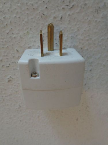 Leviton Current Tap R42-692-W 15A 120v  3 Tap