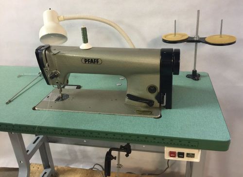 Pfaff 463 Industrial Sewing Machine 463-944/01-BL w/ Table