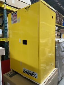 JUSTRITE 899020 90 gal Flammable Cabinet Self-Closing Safety Door 65&#034; x 43&#034; x 34