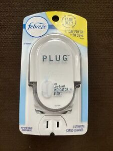 Febreze Alternating Scented Oil Warmer Starter Kit Plug In Air Freshener New!