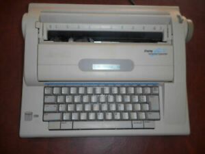 Smith Corona 800 Electric Typewriter with Dictionary, Correctable.