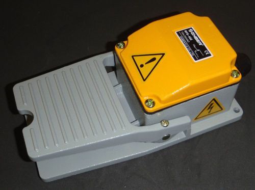 Safety foot switch momentary 15a 250vac spdt rated  rfs-402 duty rated for sale
