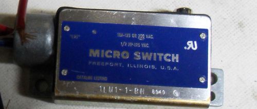(l14) 1 new micro switch 1ln1-1-rh switch 10amp 125vac 1/2hp 2circuit enc for sale