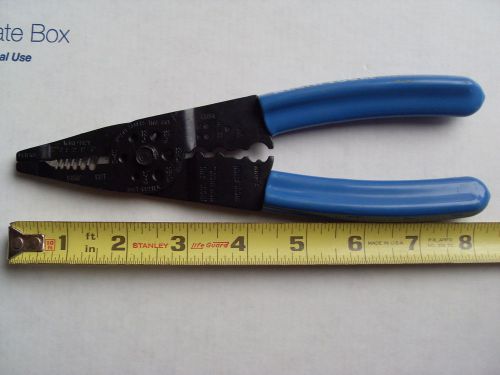 KLEIN TOOLS - Electrician Pliers -Wire Cutter  NO. 1010 . U.S.A
