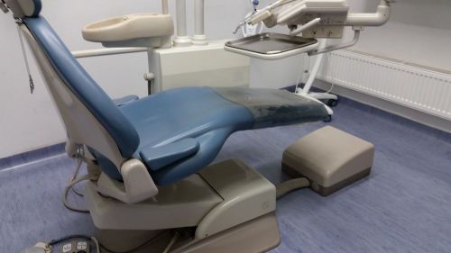 ADEC dental chair dental unit with light, in good condition, everything works.