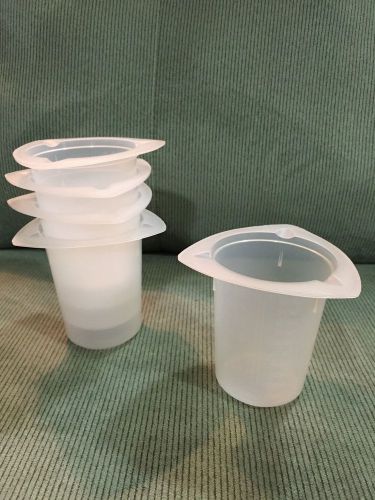 100 ML Plastic Beakers