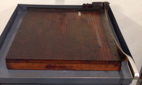 Vintage Ingento USA 1152 paper cutter 18 1/2 in x 18 1/2 in cutting