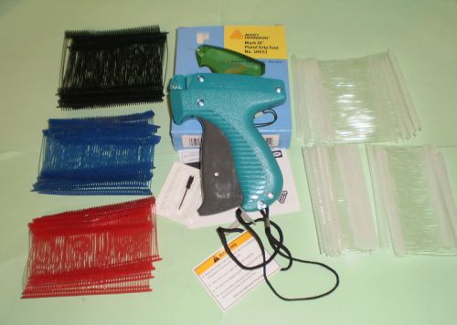 New avery dennison clothing price tagging gun craft w/ 2000 barbs- standard gun for sale