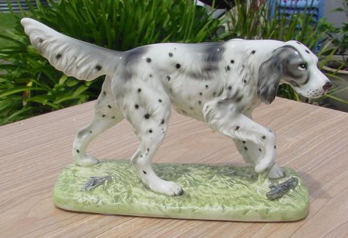 STUNNING VINTAGE ENGLISH SETTER HUNTING DOG FIGURINE