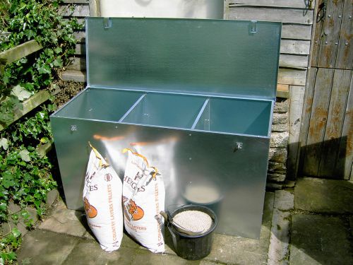 3 compartment galvanised animal feed bin food storage 800l horse, sheep etc - d for sale