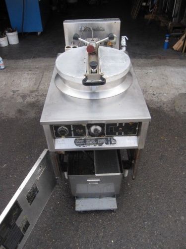 Bki electric pressure fryer #fkm 75lbs 208v/3ph for sale
