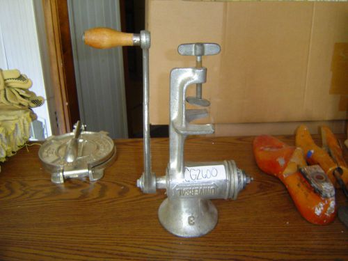 Universal # 3 Meat Grinder Made In USA Hand Crank CG2600