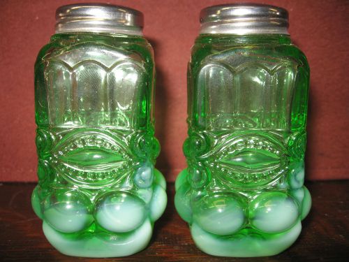 pair of Green opalescent glass salt and pepper shakers set eyewinker pattern art