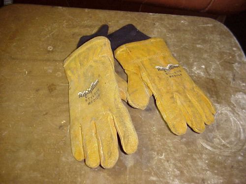 Womens  Medium style 316 Refrig Wear leather gloves