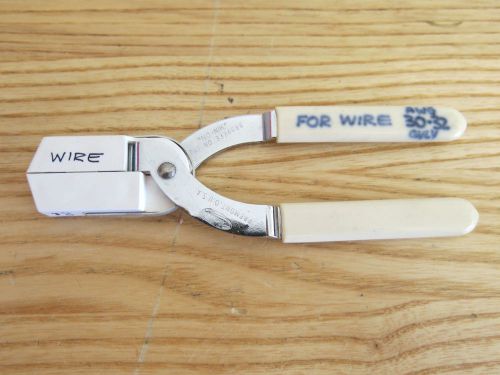 Clauss NO-NIK White .012 Fiberoptic Stripper-Writing on handle