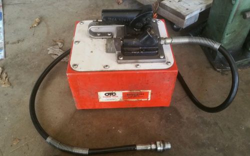 Used &amp; Tested Powerteam P460 Hand Hydraulic Pump with handle and legs