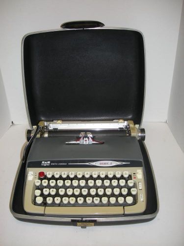 Vintage SMITH CORONA GALAXIE II Manual Classic Portable Typewriter HARD CASE EC
