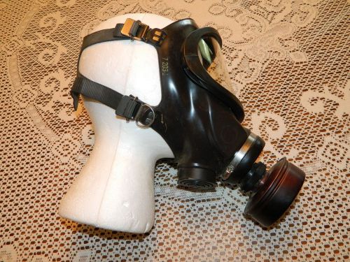MSA Ultra View 7-203-1 Full Face Gas Mask with Cartridge in EXCELLENT Condition