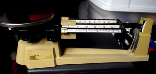 Vintage OHAUS Triple Beam Balance Scale 700 Series 2610g / 800 Series 5 lb 2 oz
