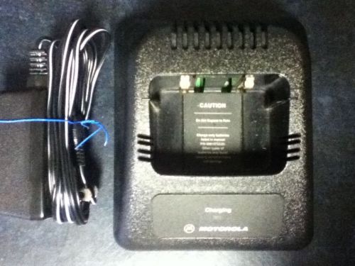 MOTOROLA NTN7160A Charger for HT1000, MTS2000, MT, MTX Jedi with power adaptor