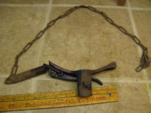 Vintage coffing flag clamp cast iron w/chain iron worker jobsite beam pipe pole for sale