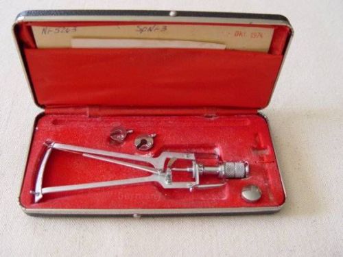 Vintage Prof. Schioetz Tonometer #5263 in Case Eichtabelle 1955 Germany