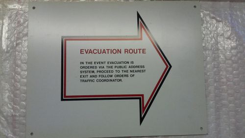 EVACUATION DIRECTION ARROW  ROUTE SAFETY SIGN DURABLE PLASTIC INDOOR OUTDOOR
