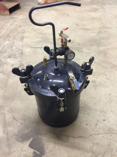 Pressure Paint Pot Tank 2.5  2 1/2 Gallon