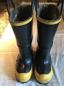 LaCROSSE FIRETECH STEEL-TOE RUBBER BOOTS Size 5