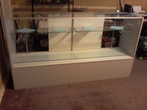 GREEN GLASS DISPLAY CASE/CABINET