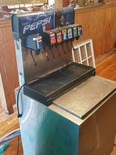 Soda fountain dispenser