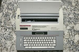 Smith Corona 450 DLD IQ Word Processing Typewriter w/ Keyboard Cover