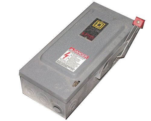 Very nice square d 30 amp fusible safety switch catalog # h321n 240 v with fuses for sale