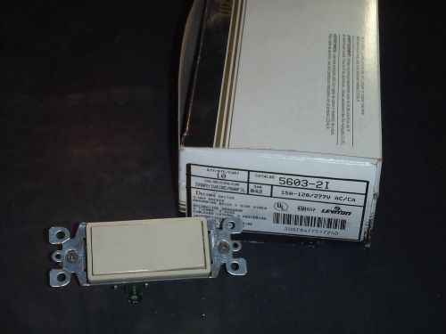 Leviton 5603-2I Decora Rocker Switch Ivory (Sold each) 15A-120/277V AC/CA