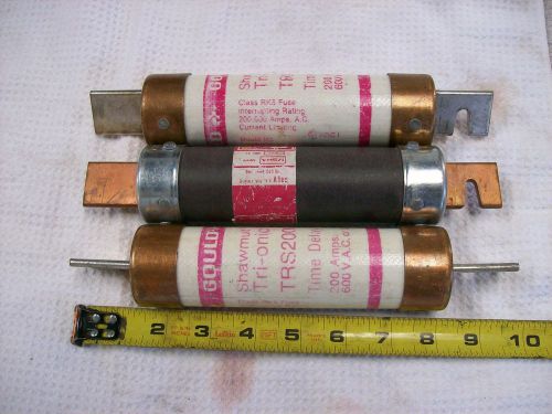 Lot of {3} 200amp 220 / 440 / or 600 V.A.C time delay fuses