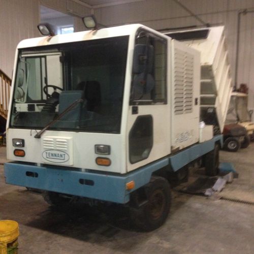 Tennant 830 ii sweeper. high dump parking lot sweeper 4 cy diesel for sale