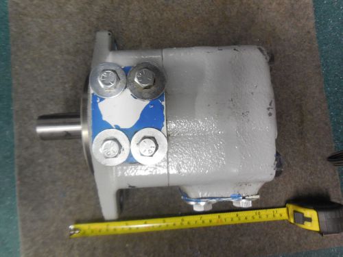 NEW EATON VICKERS VANE PUMP # 35V38A-1A22R # 02-137132-1