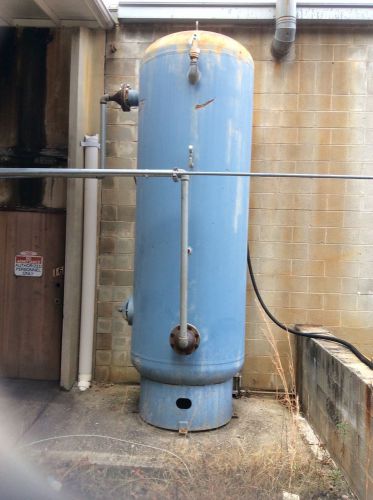 1,000 Gallon Steel Vertical Air Tank, 125 PSI. With Condensate Handler