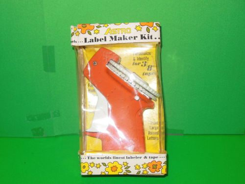 Vintage 1970&#039;s ASTRO LABEL MAKER In Original Box Label ME Bright! Avery Products