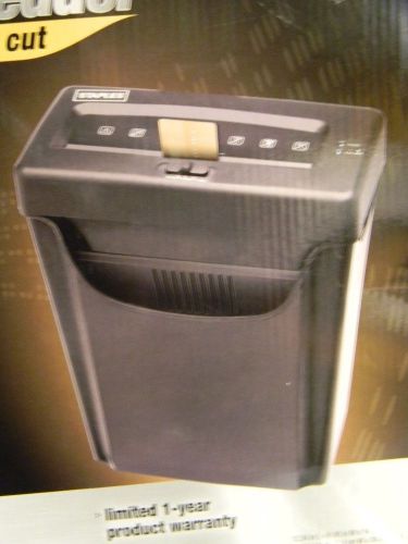 Staples 6-sheet cross cut shredder 3.8 gallon basket slightly used for sale