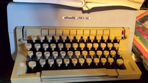 Vintage Macchina da scrivere Olivetti complemento arredo studio o soggiorno